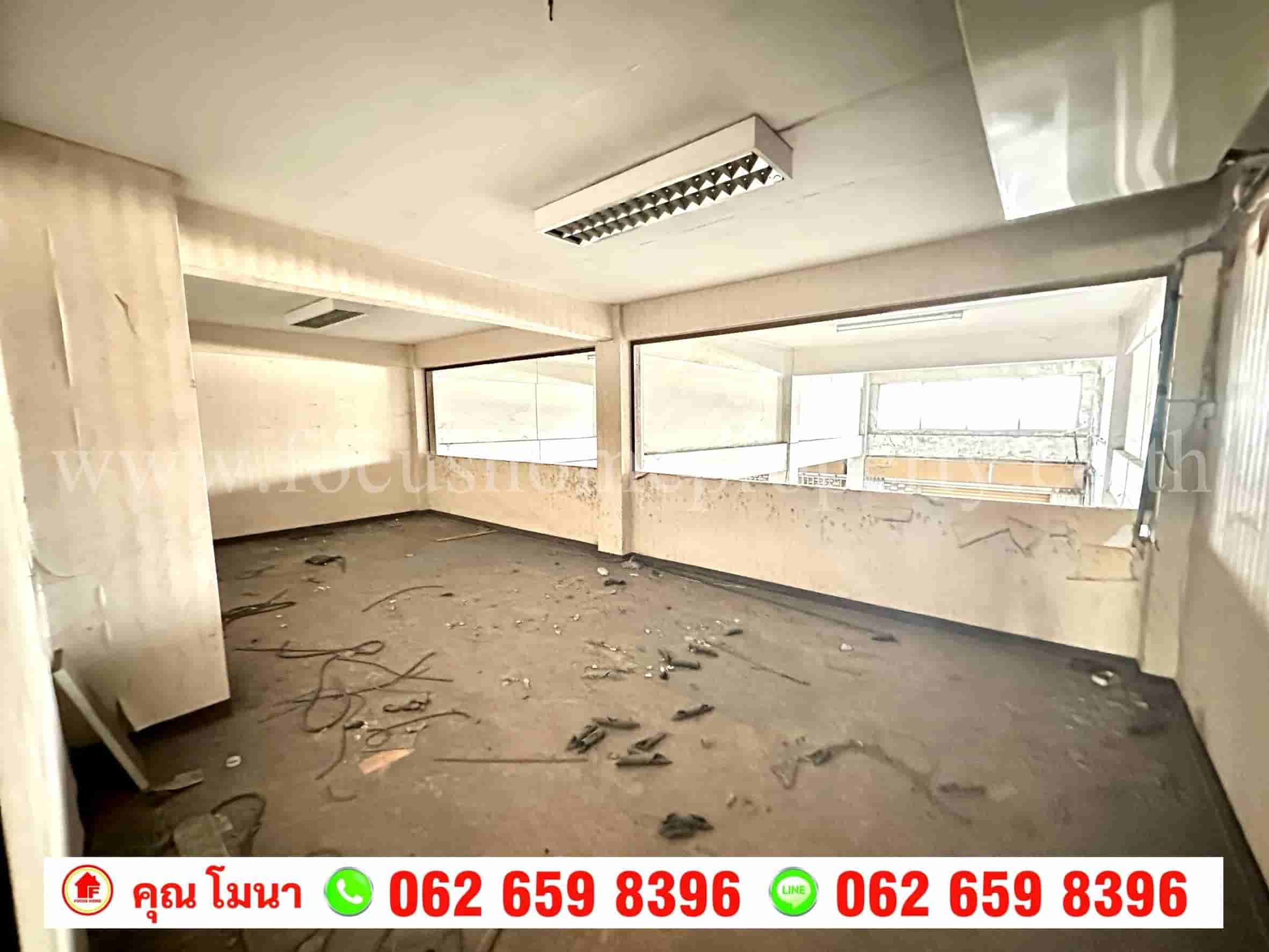 ขาย ตึกแถว 3 คูหา ติดถนนรัตนาธิเบศร์